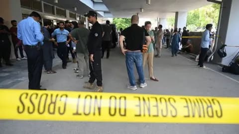 پمز ہسپتال میں آتشزدگی: 14 نومولود بچوں کی ہلاکت، وفاقی سیکرٹری صحت معطل