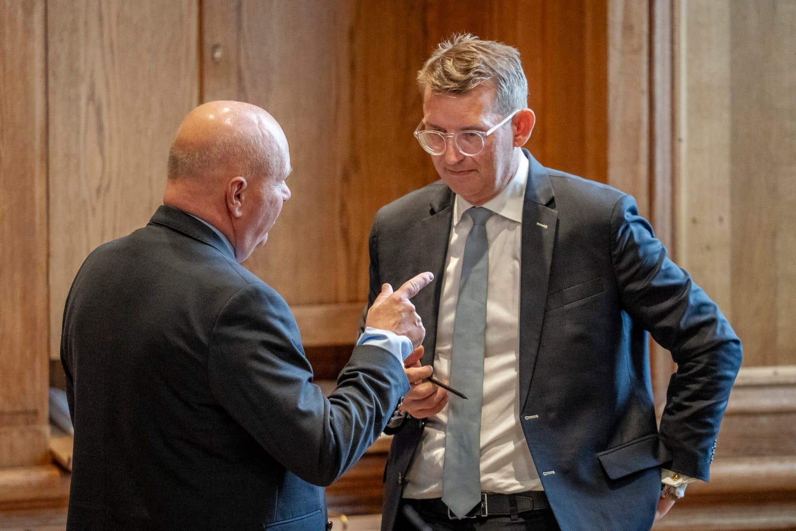 Svensker sigtet for kontaktbedrageri: En dybdegående analyse