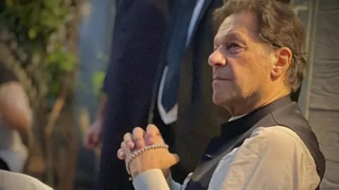 سپریم کورٹ کا حکومت کی نظرثانی درخواست کو واپس کرنا: عمران خان کے ہسپتال منتقلی کا معاملہ