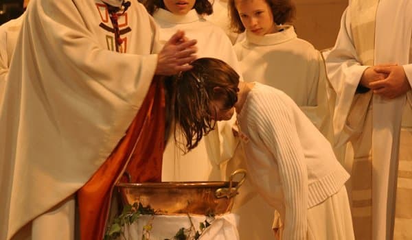 France Witnesses Surge in Baptisms as Young People Embrace Catholic Faith