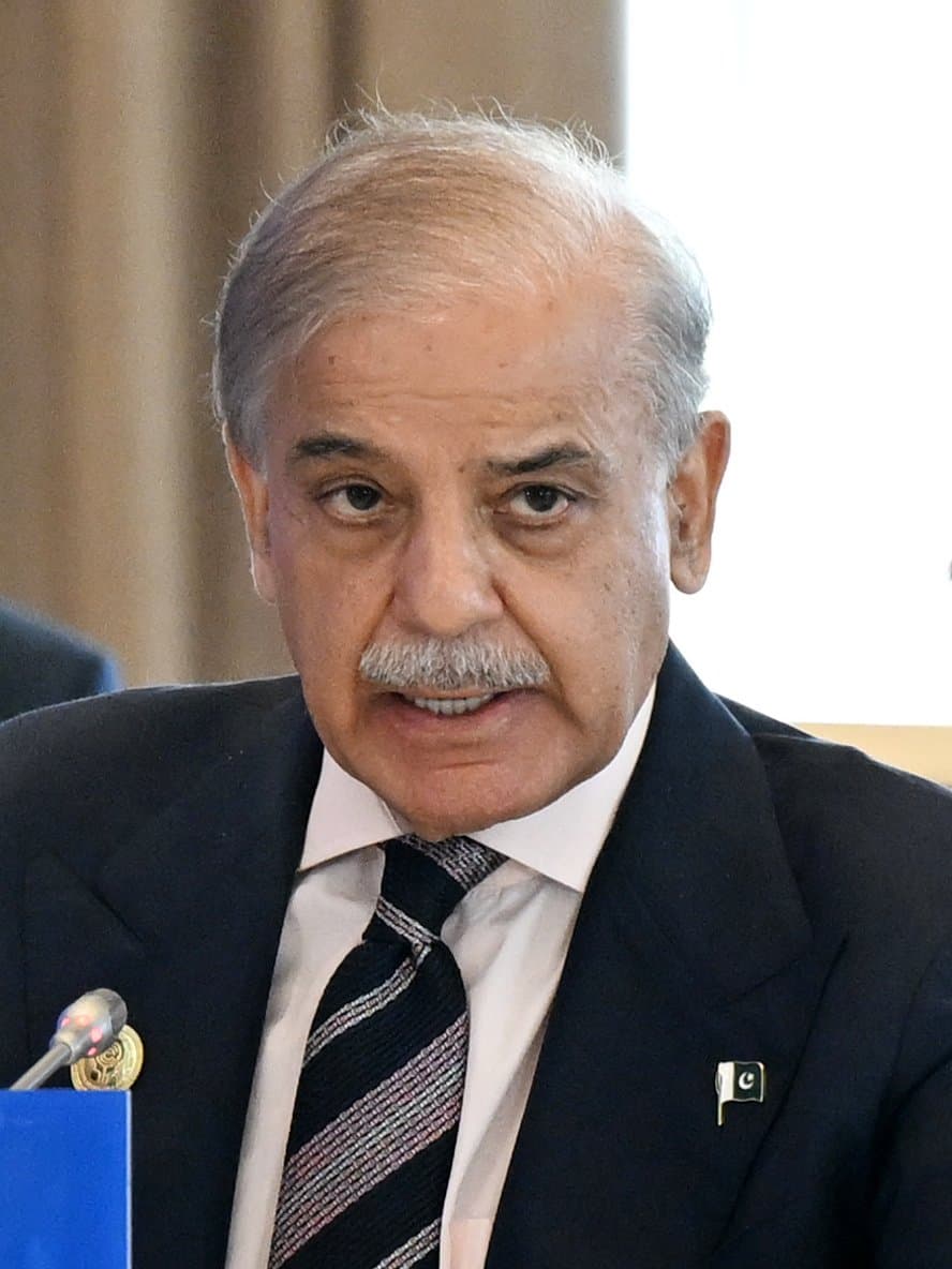PM Shehbaz Sharif Receives Guard of Honour at Kyrgyz Presidential Palace