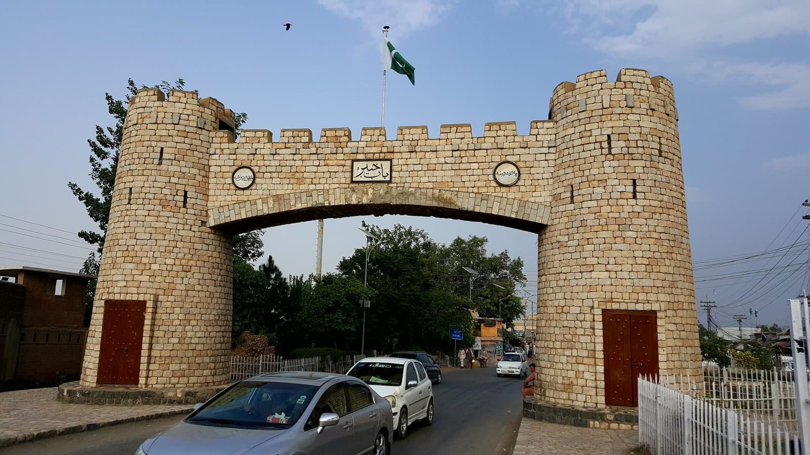 خیبر پختونخوا و پاک افغان سرحد: کارروائیوں میں فتنہ الخوارج کے 37 دہشت گرد ہلاک—وزارتِ اطلاعات